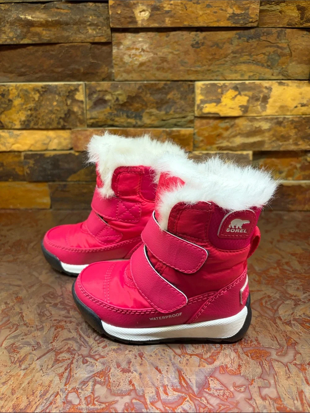 Sorel bright pink